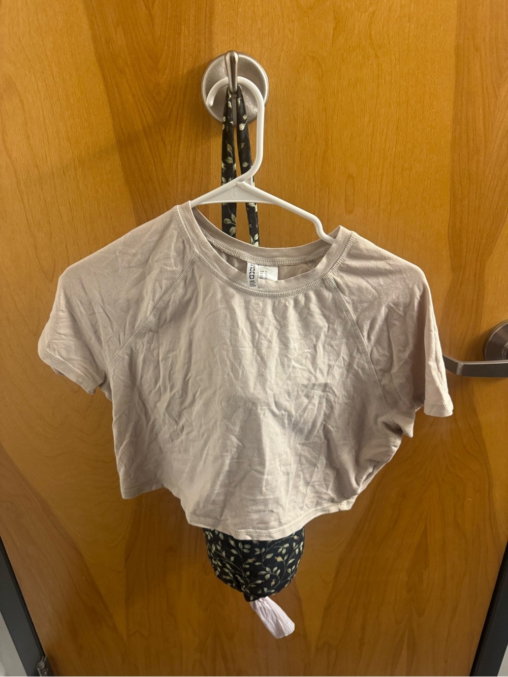 H&M Divided Cropped Tee in Light Taupe